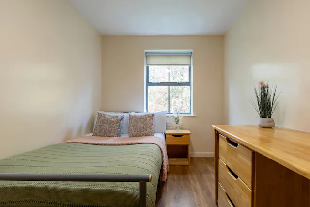 Bronze Non Ensuite room image 1