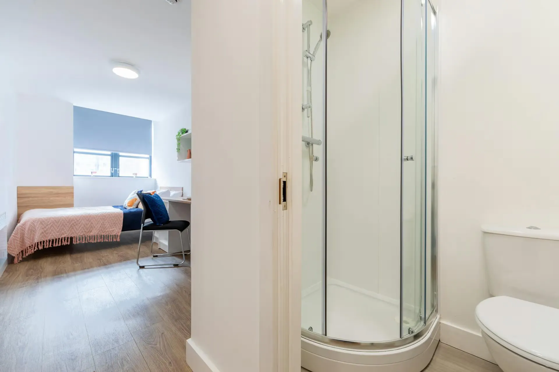 Gold Ensuite
