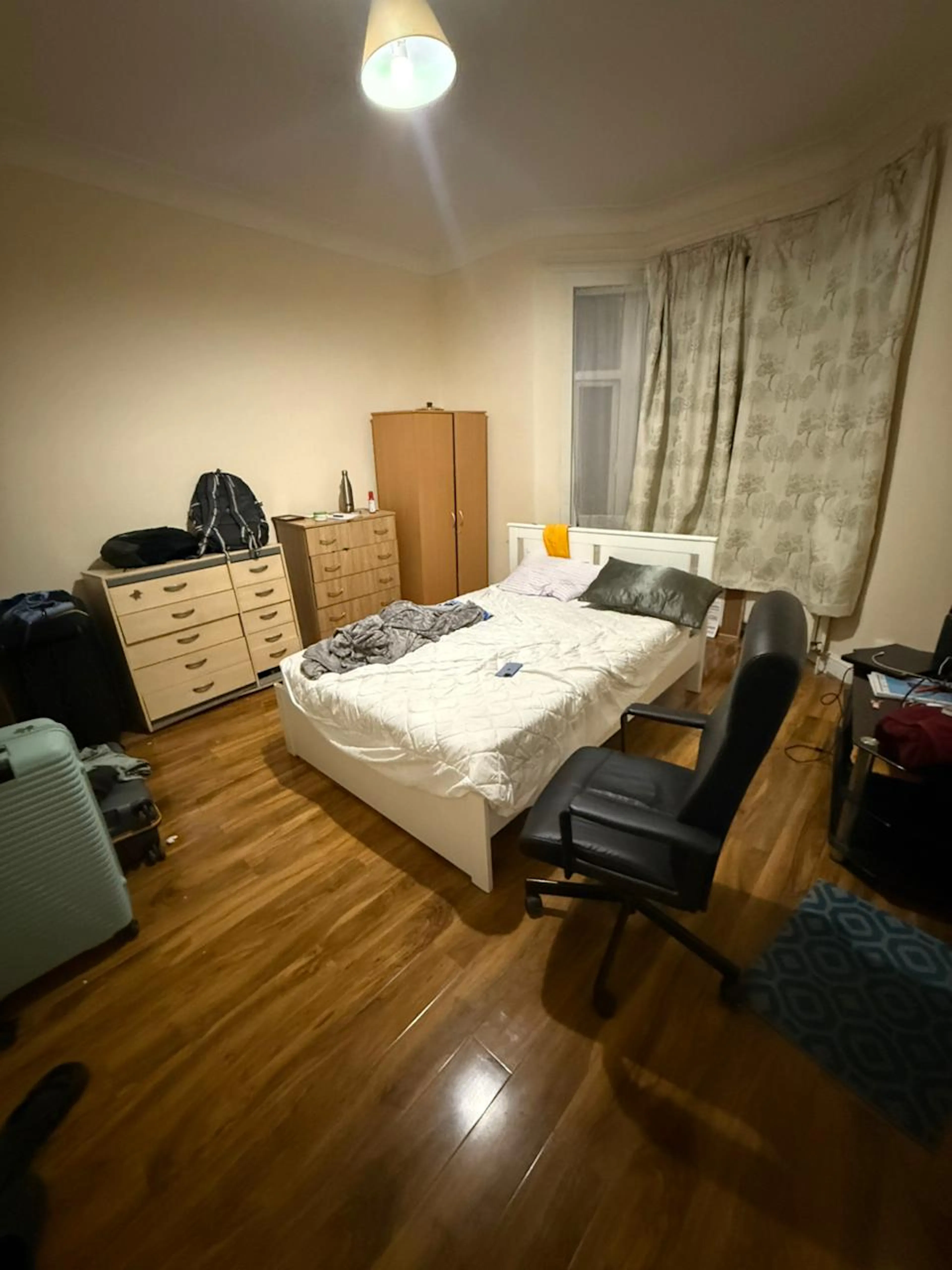 ROOM ROOM 1