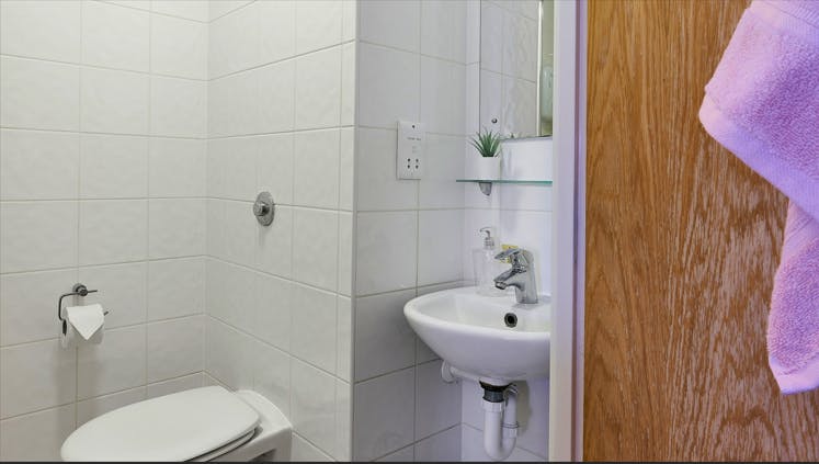 Accessible Classic En-suite