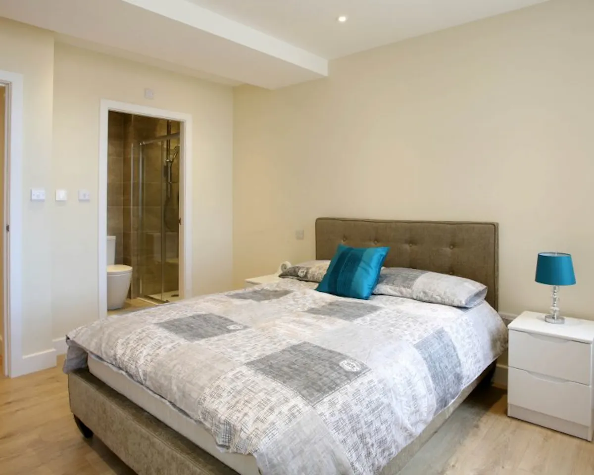 ROOM ROOM