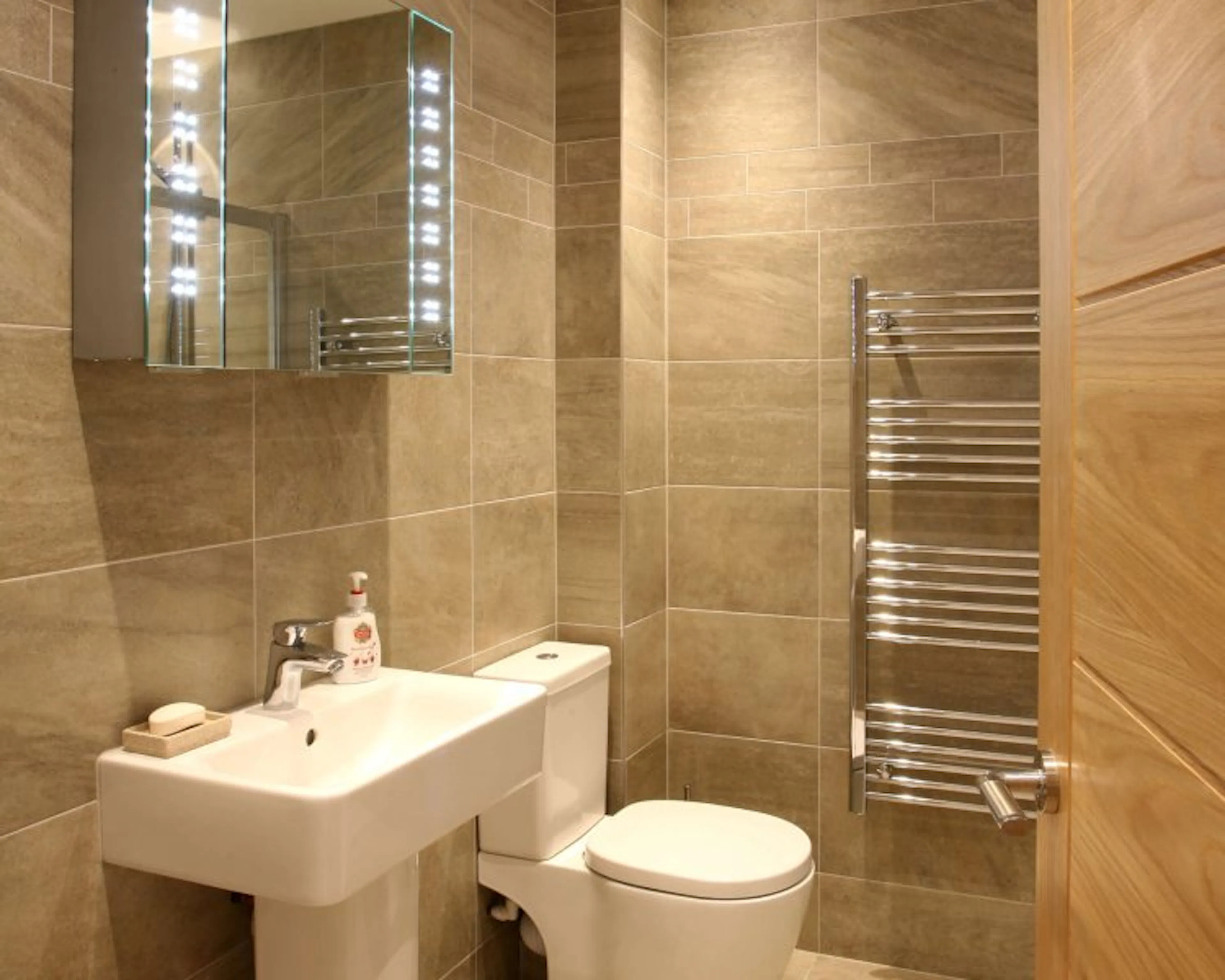 BATHROOM BATHROOM 3