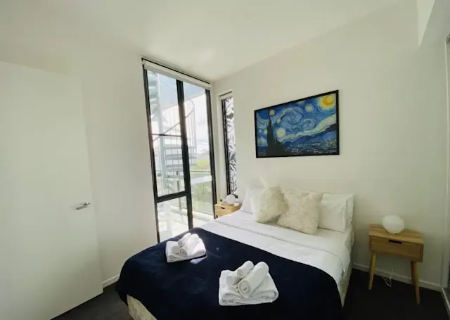 Apartment 304 room image 1