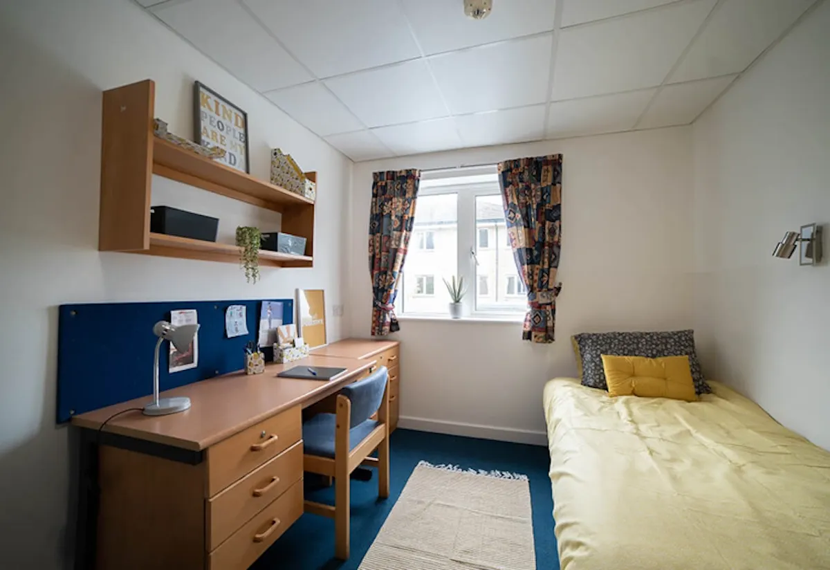 Single Room ROOM