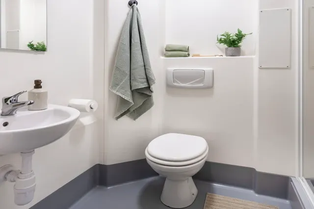 Ensuite Extra Large High Double ROOM 2