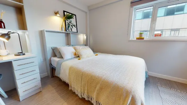 Gold Studio room image 1