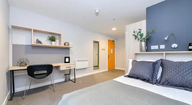 Premium Ensuite room image 1