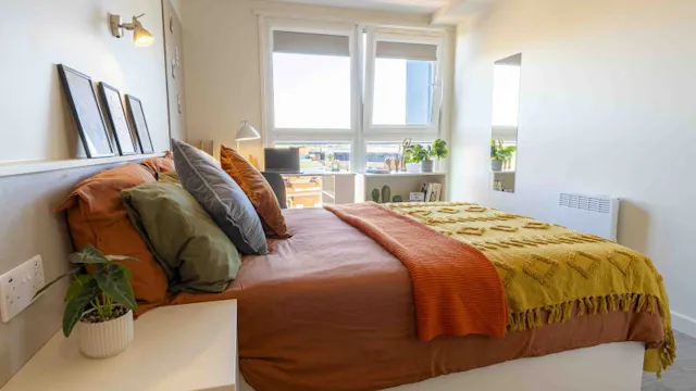 Penthouse Two Bed Apartment room image 2