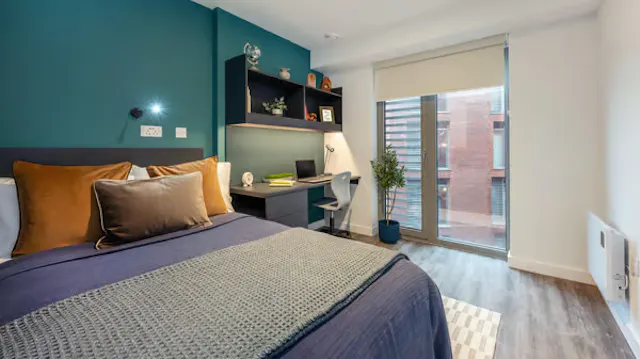 Deluxe Ensuite room image 1