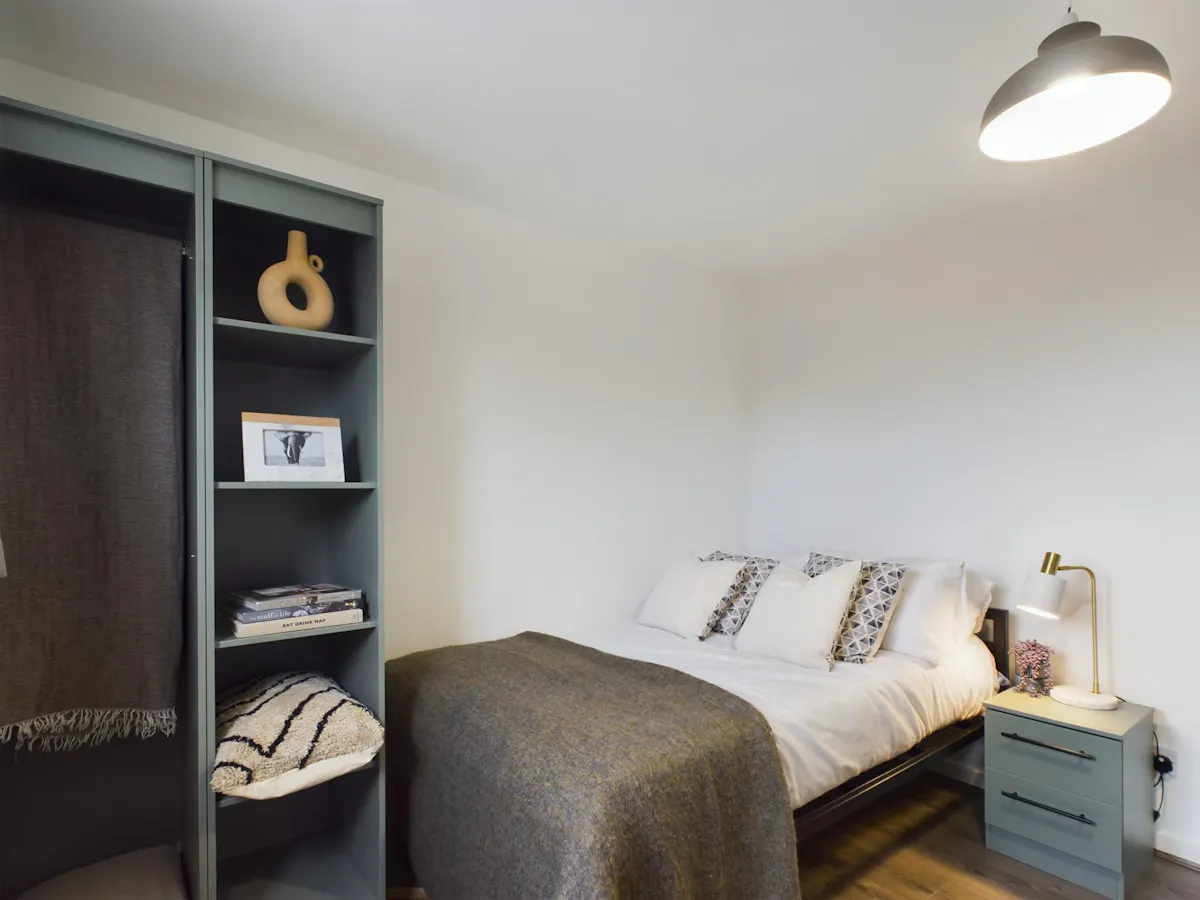 6 Bedroom House ROOM