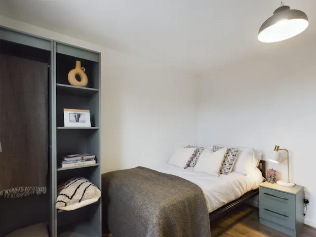 6 Bedroom House room image 1