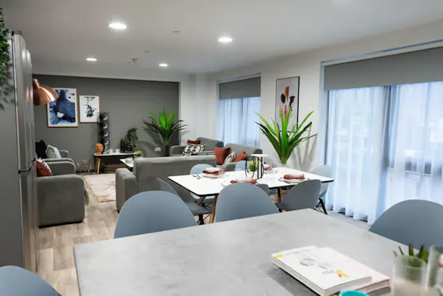 Silver En Suite room image 2