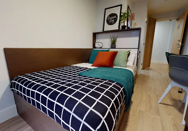 Silver En Suite room image 3
