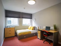 8-roxburgh-edinburgh-Standard Room