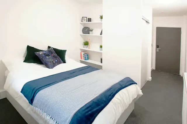 Gold Studio room image 1