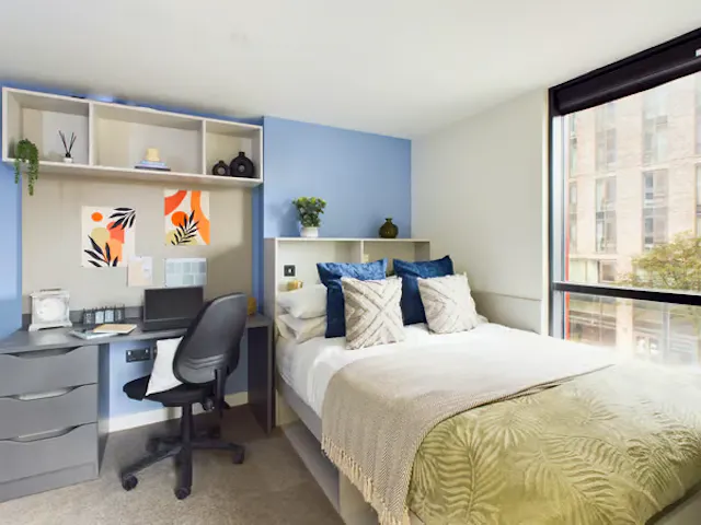 Corner Studio room image 1