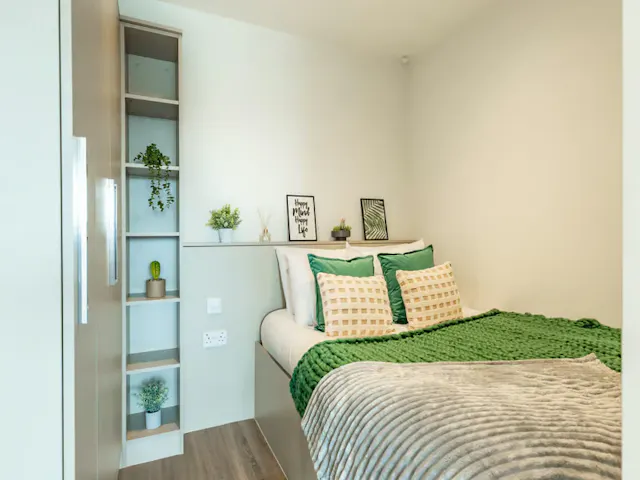 Silver Studio room image 1
