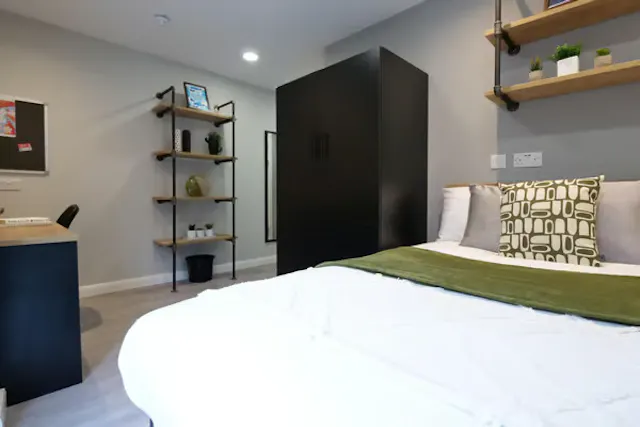 Accessible En-Suite room image 1