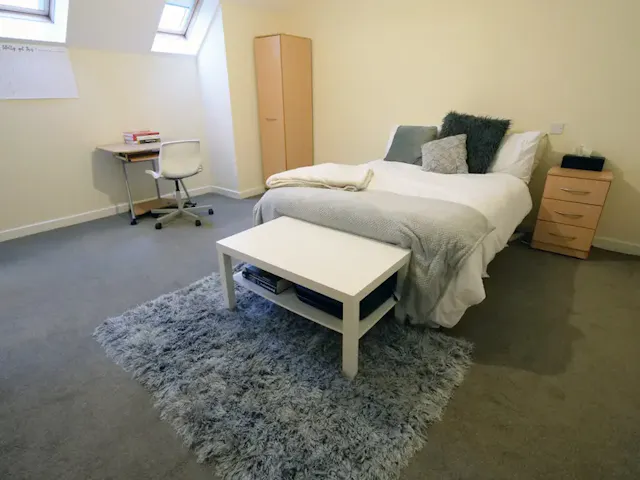 4 Bed Apartment room image 1
