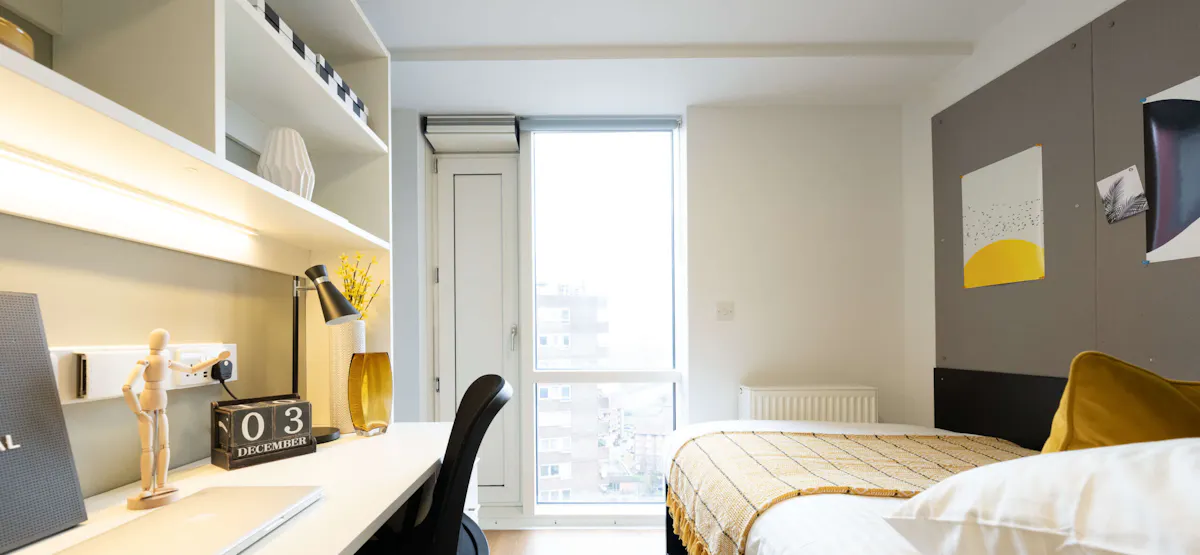 ROOM ROOM