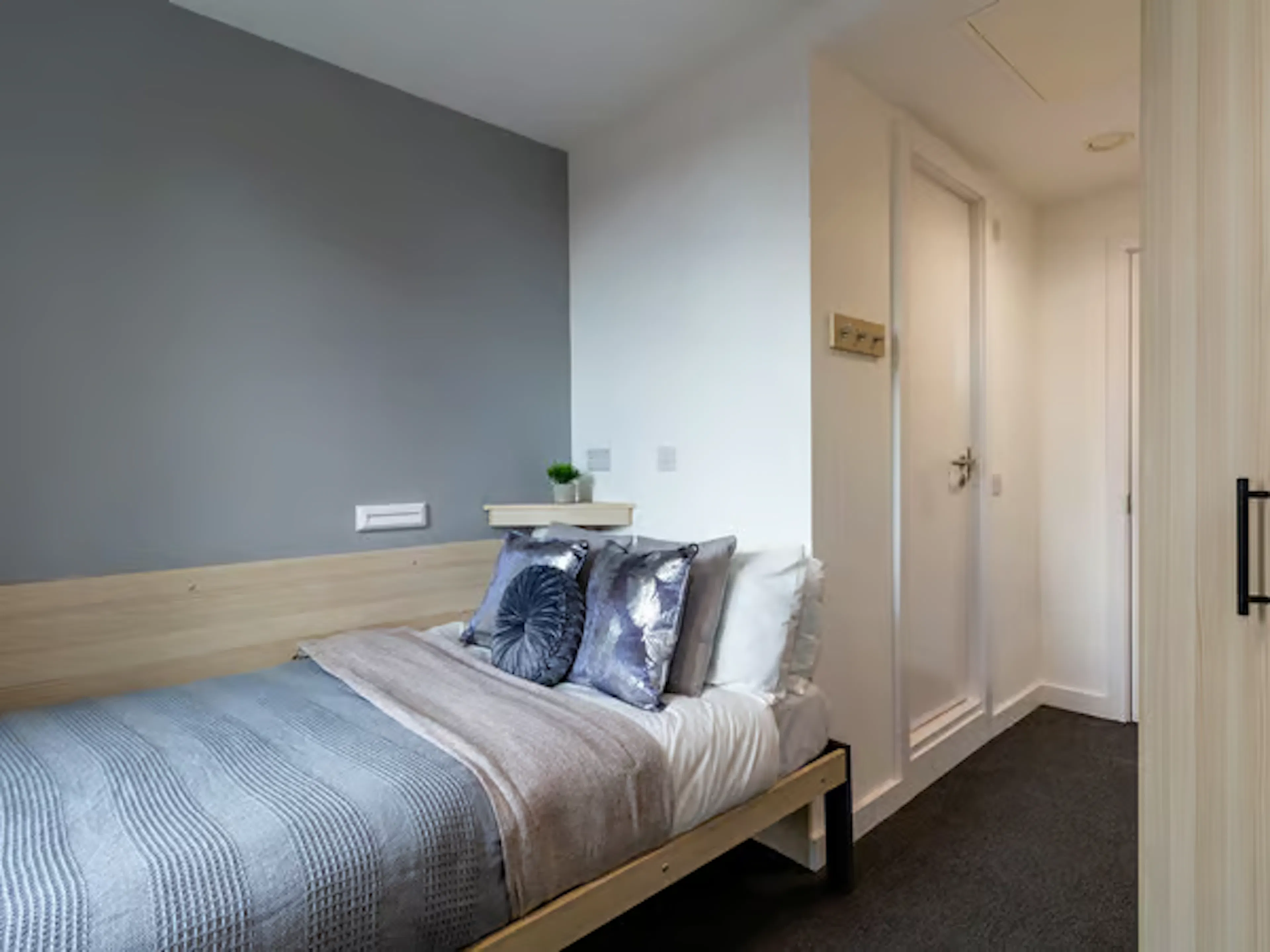 Classic 4 Bed Ensuite ROOM 2