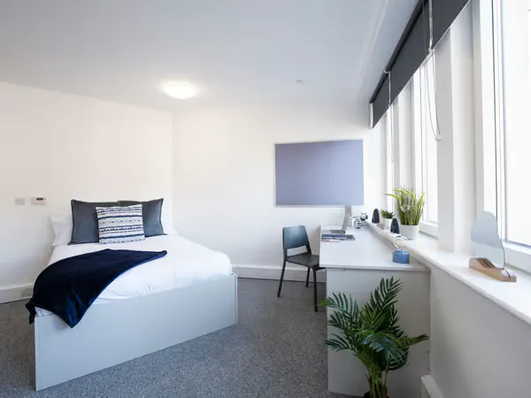 Gold Ensuite room image 1