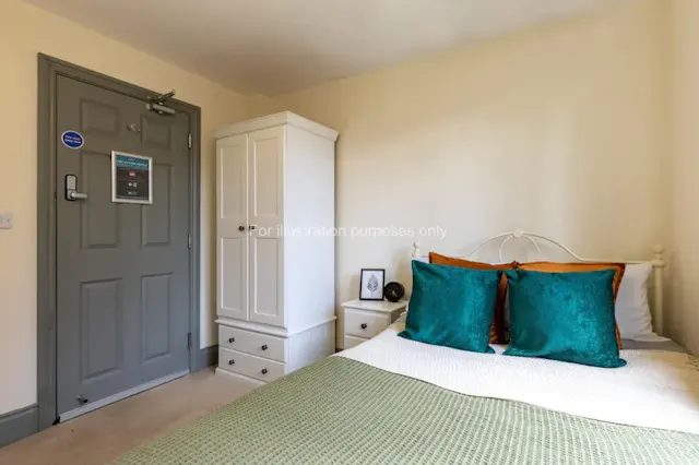 Silver Plus Room room image 1