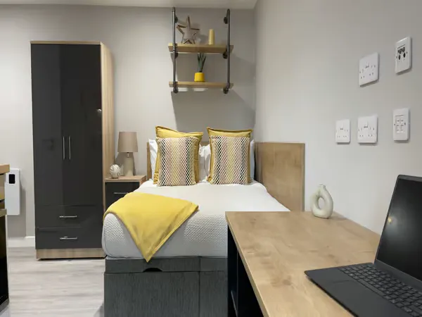 Platinum Studio room image 1