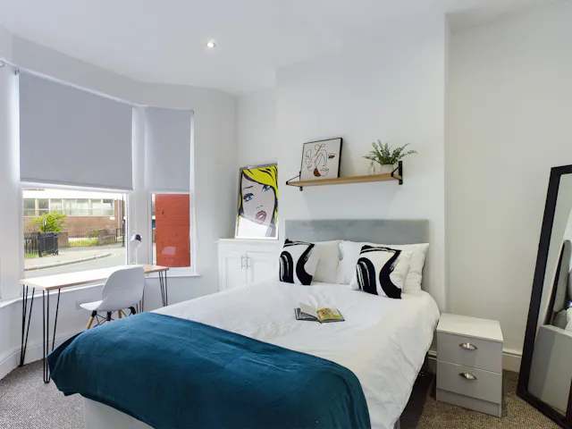 9 Bedroom House room image 1