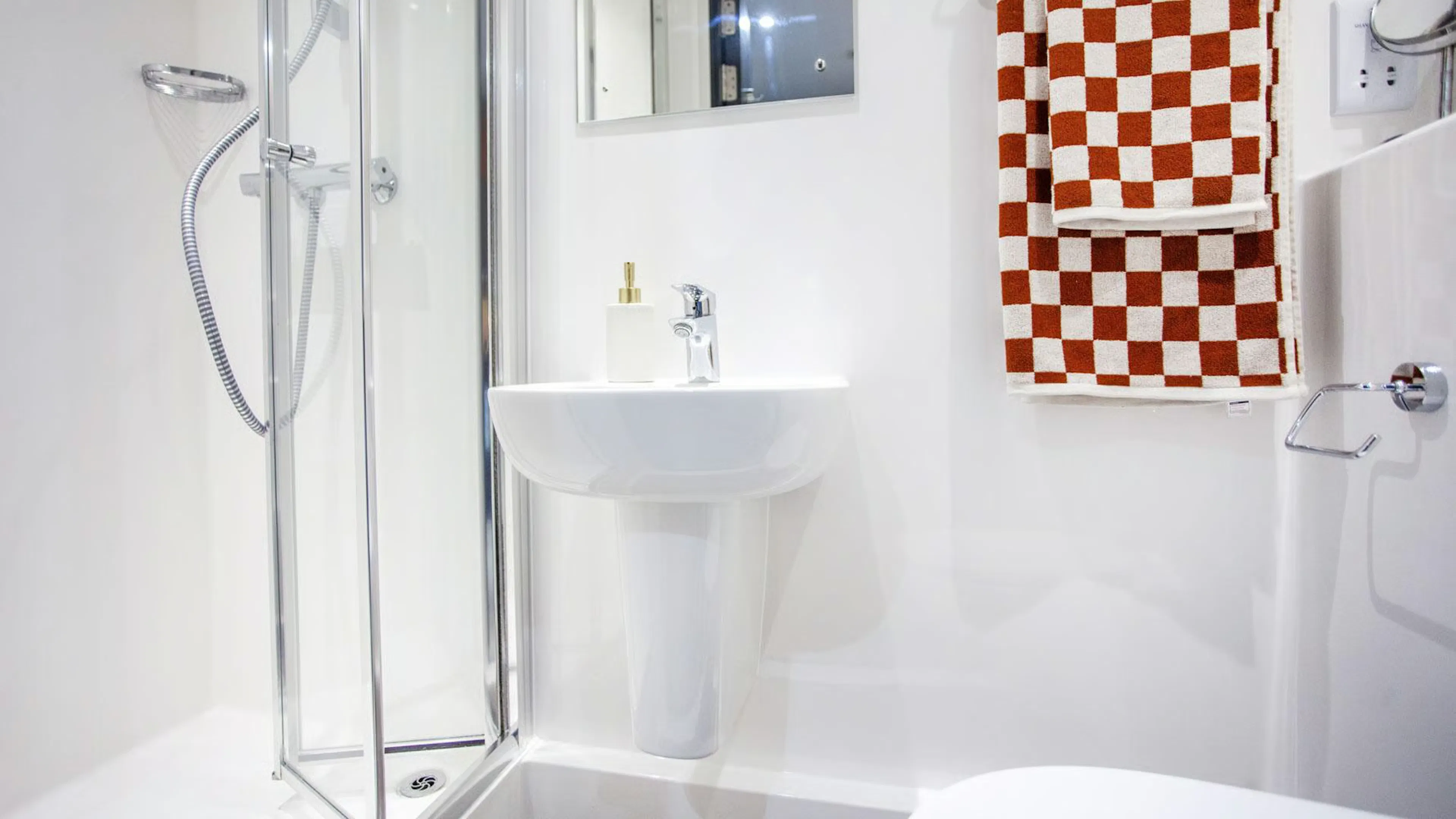 Club Studio BATHROOM 3