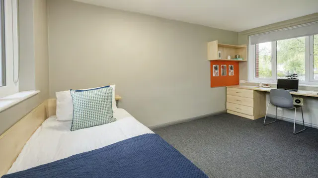Premium Ensuite room image 1