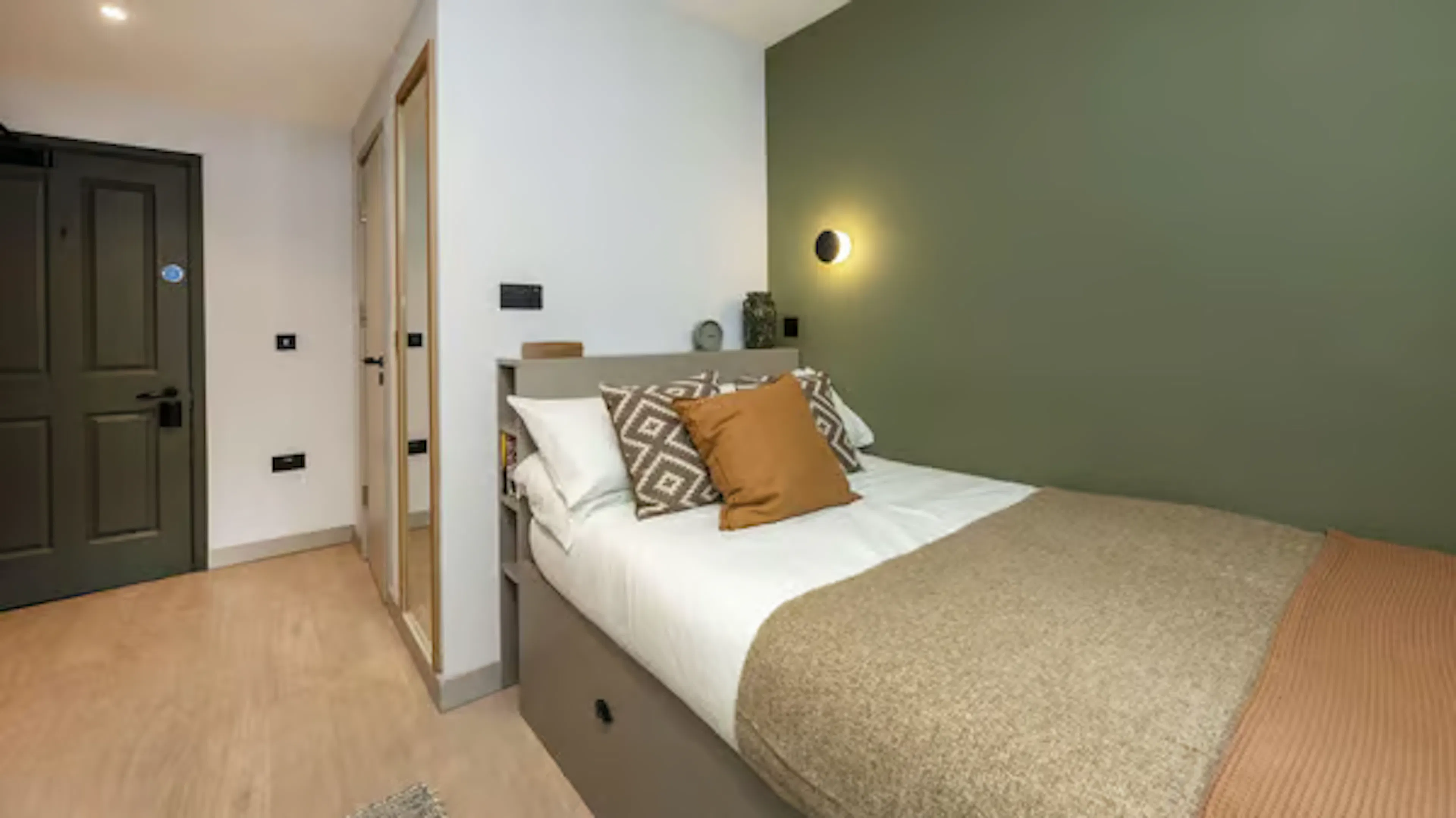 Classic 6 Bed En-suite ROOM 3