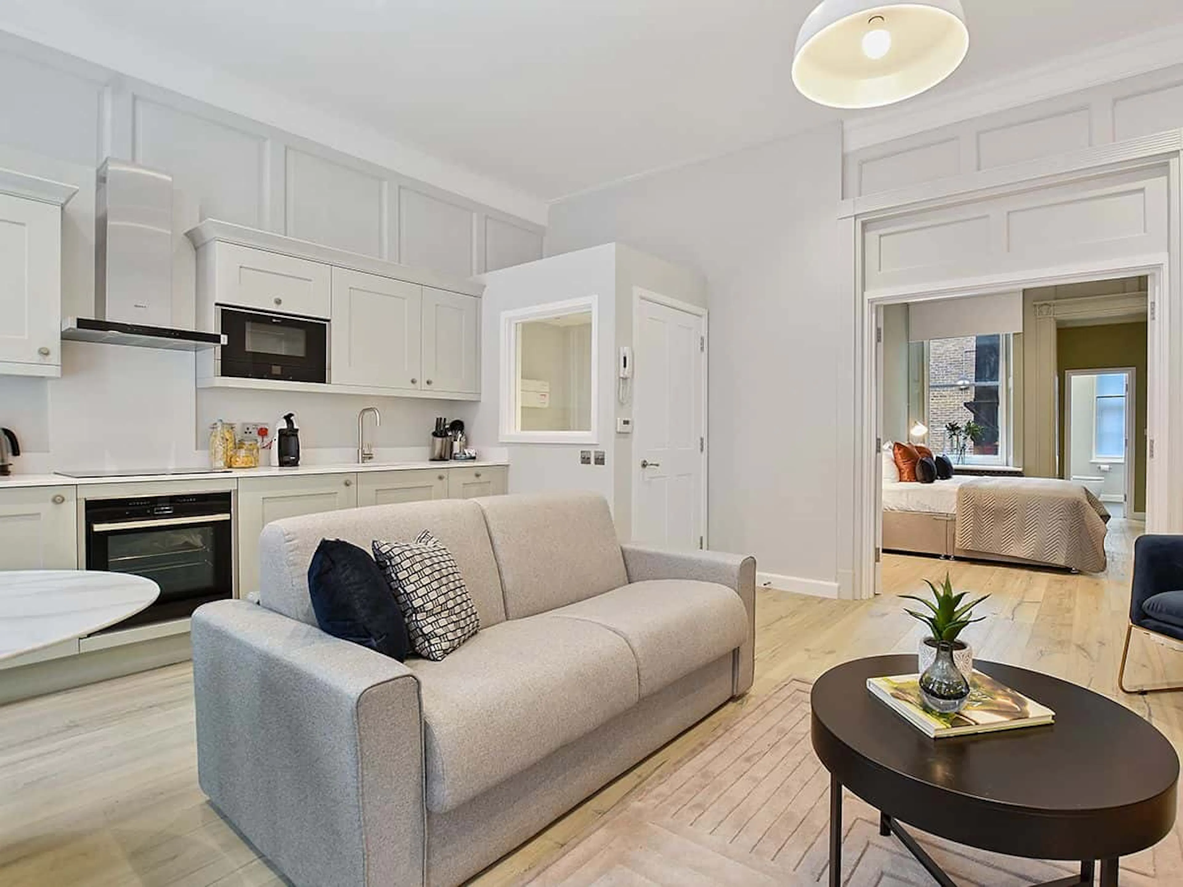 One room in 1 bedroom apartment COMMON_AREA 2