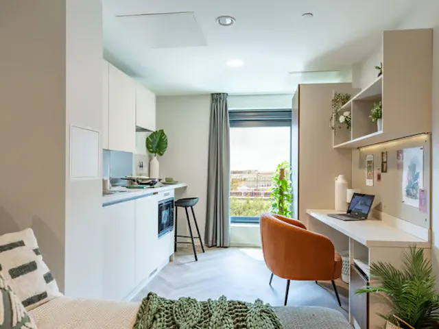 Gold Studio room image 2