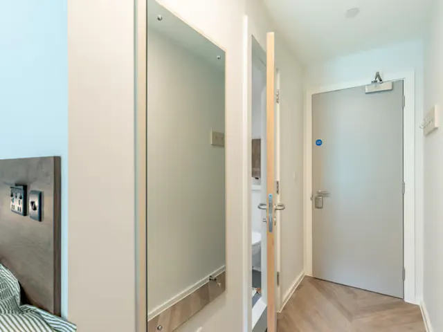 Bronze Studio room image 2