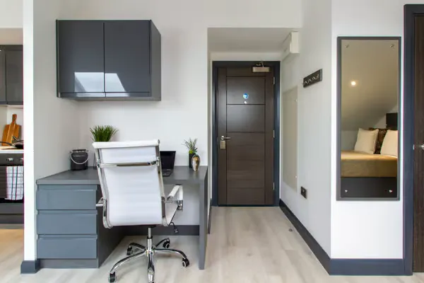 Executive Studio Plus