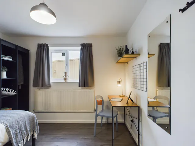 6 Bedroom House room image 2