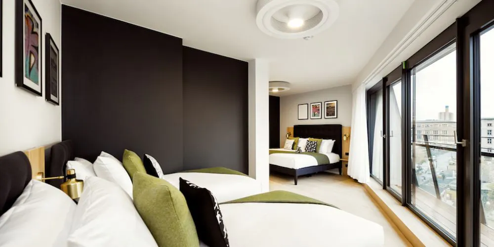 ROOM ROOM 1