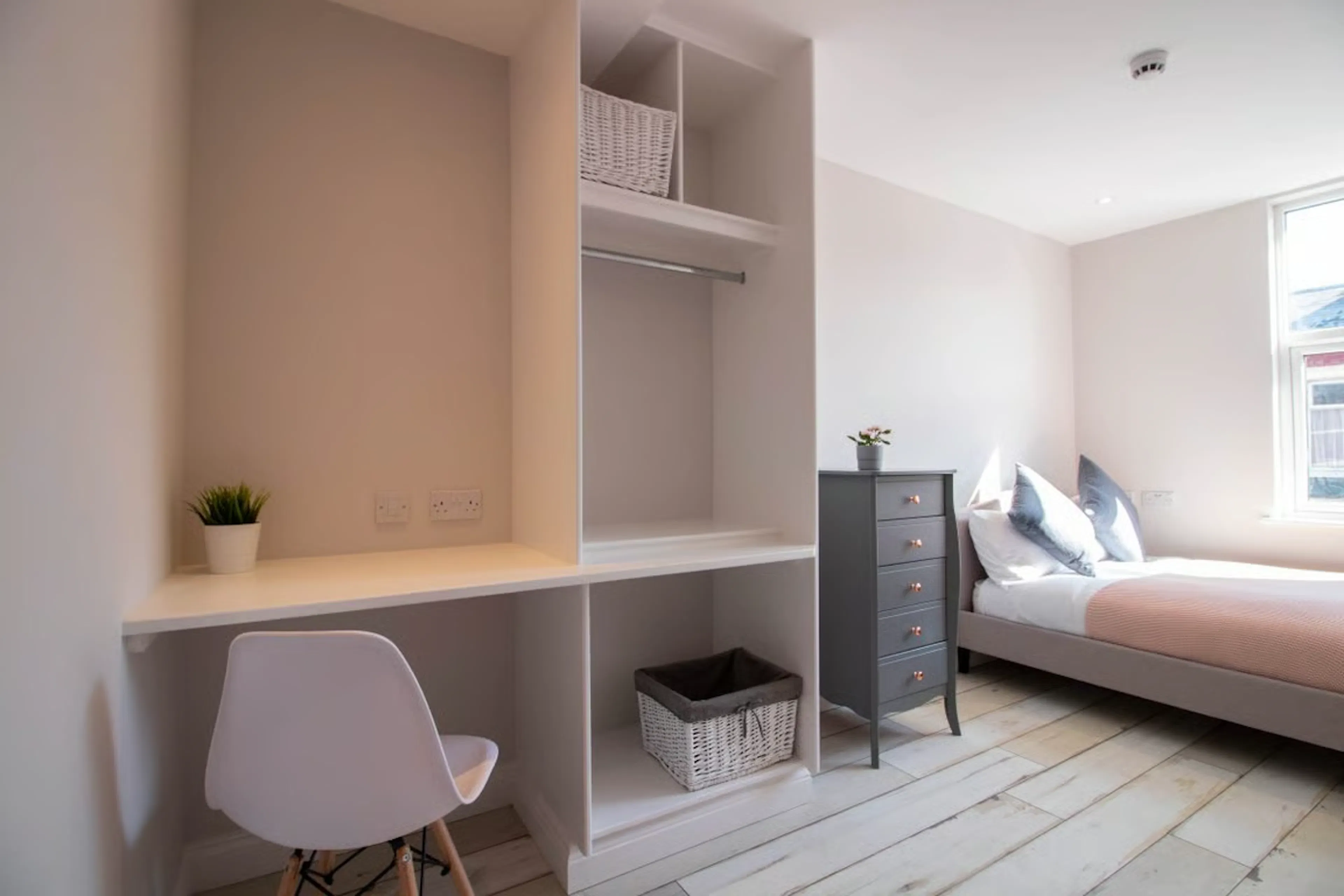 ROOM ROOM 4