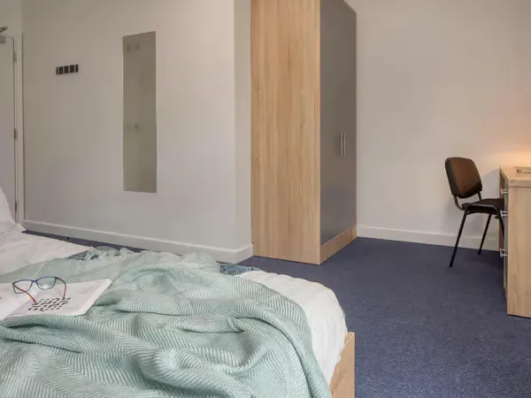 Deluxe Ensuite room image 2