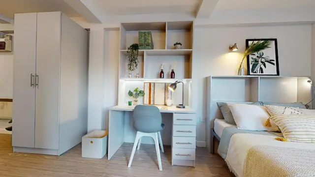 Gold Studio room image 2