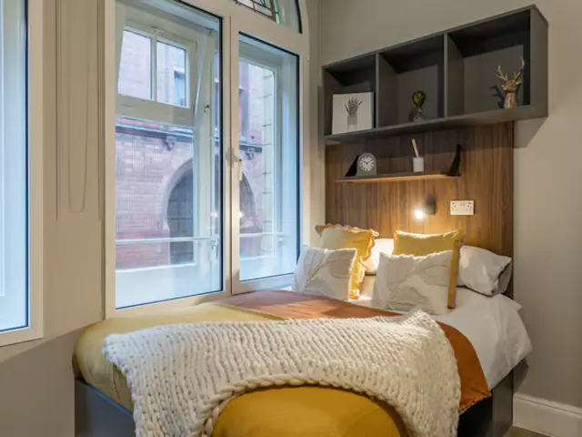 Silver Studio room image 2