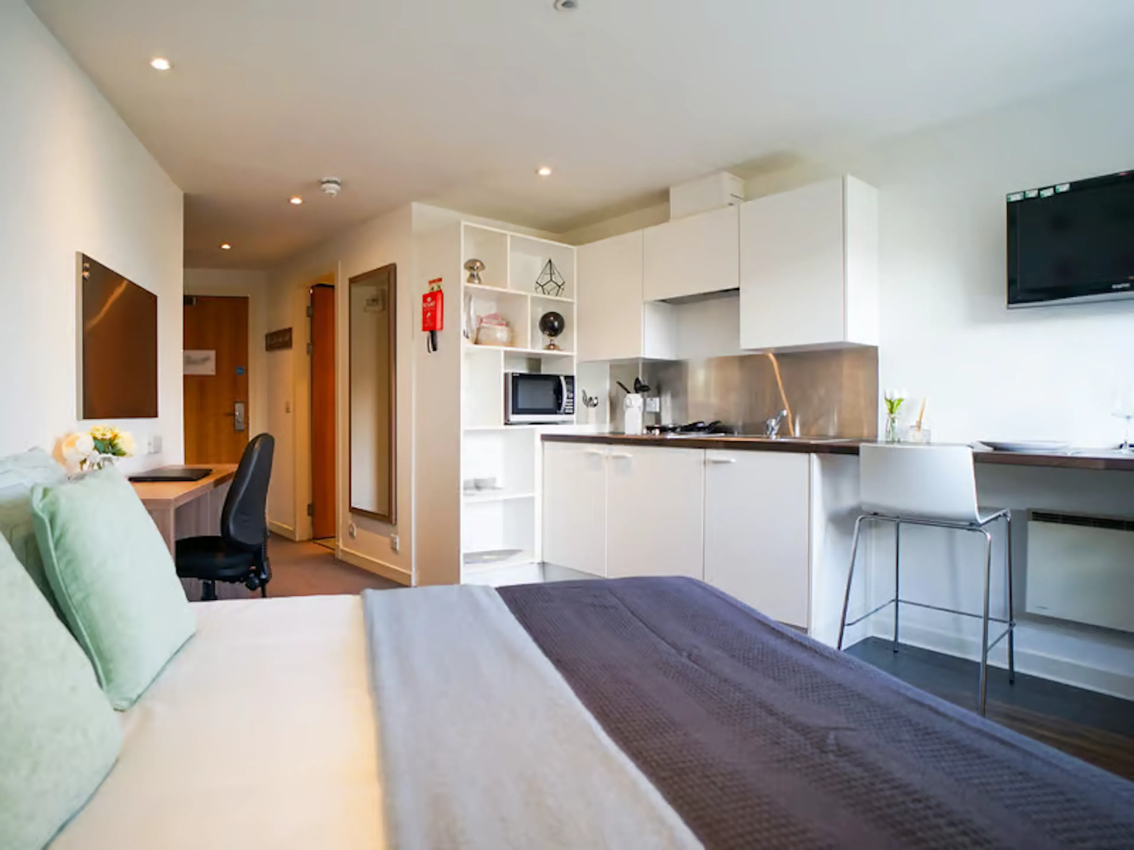 Studio ROOM 1