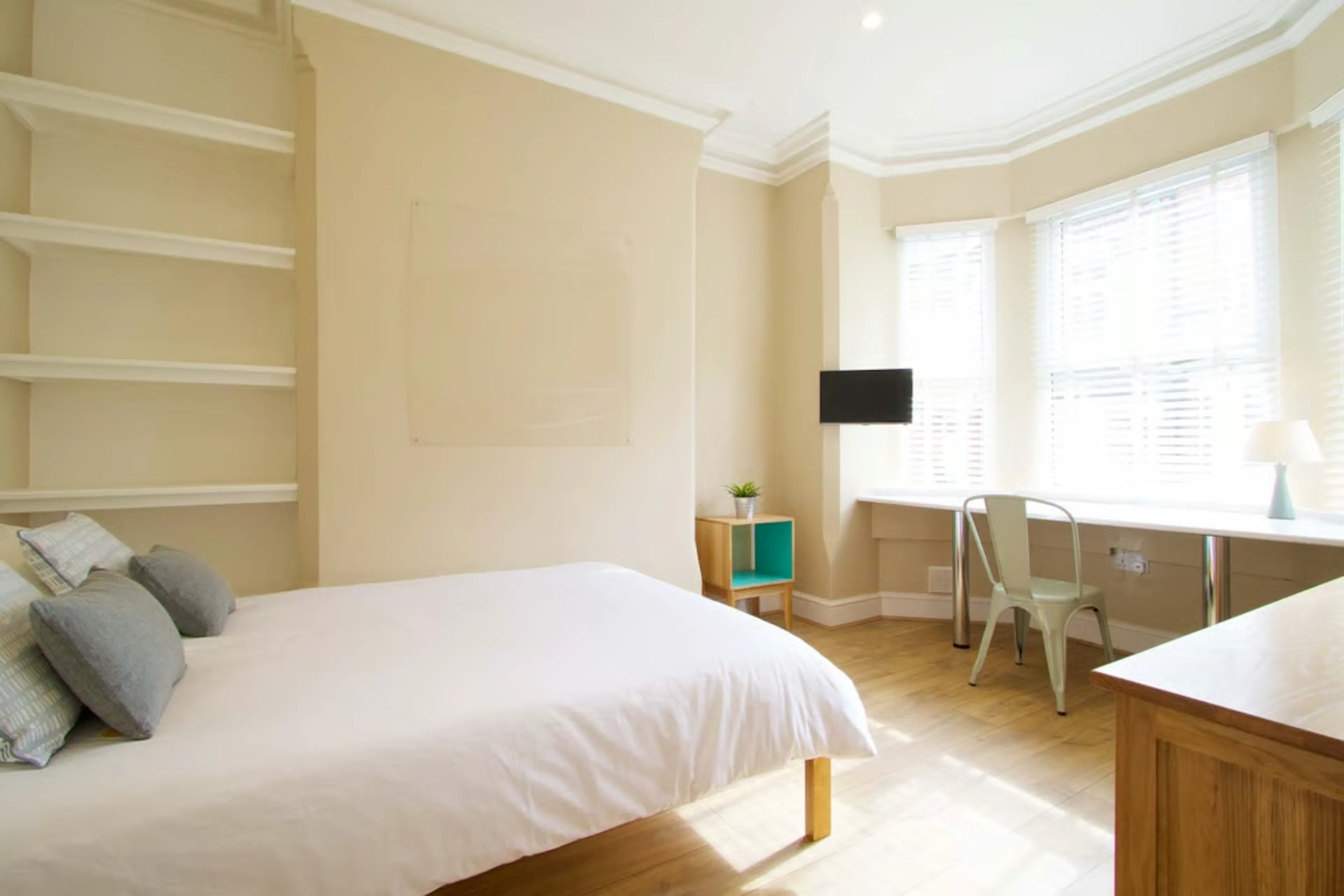 ROOM ROOM 4