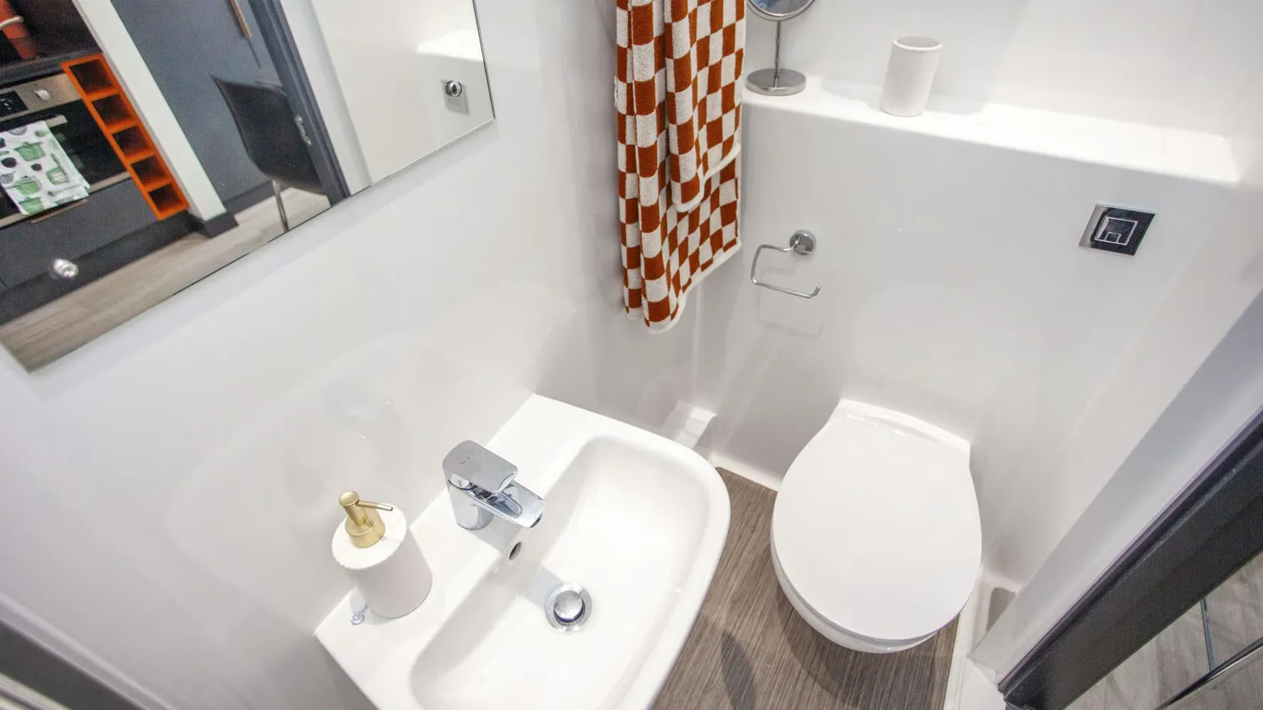 Club Studio BATHROOM 4