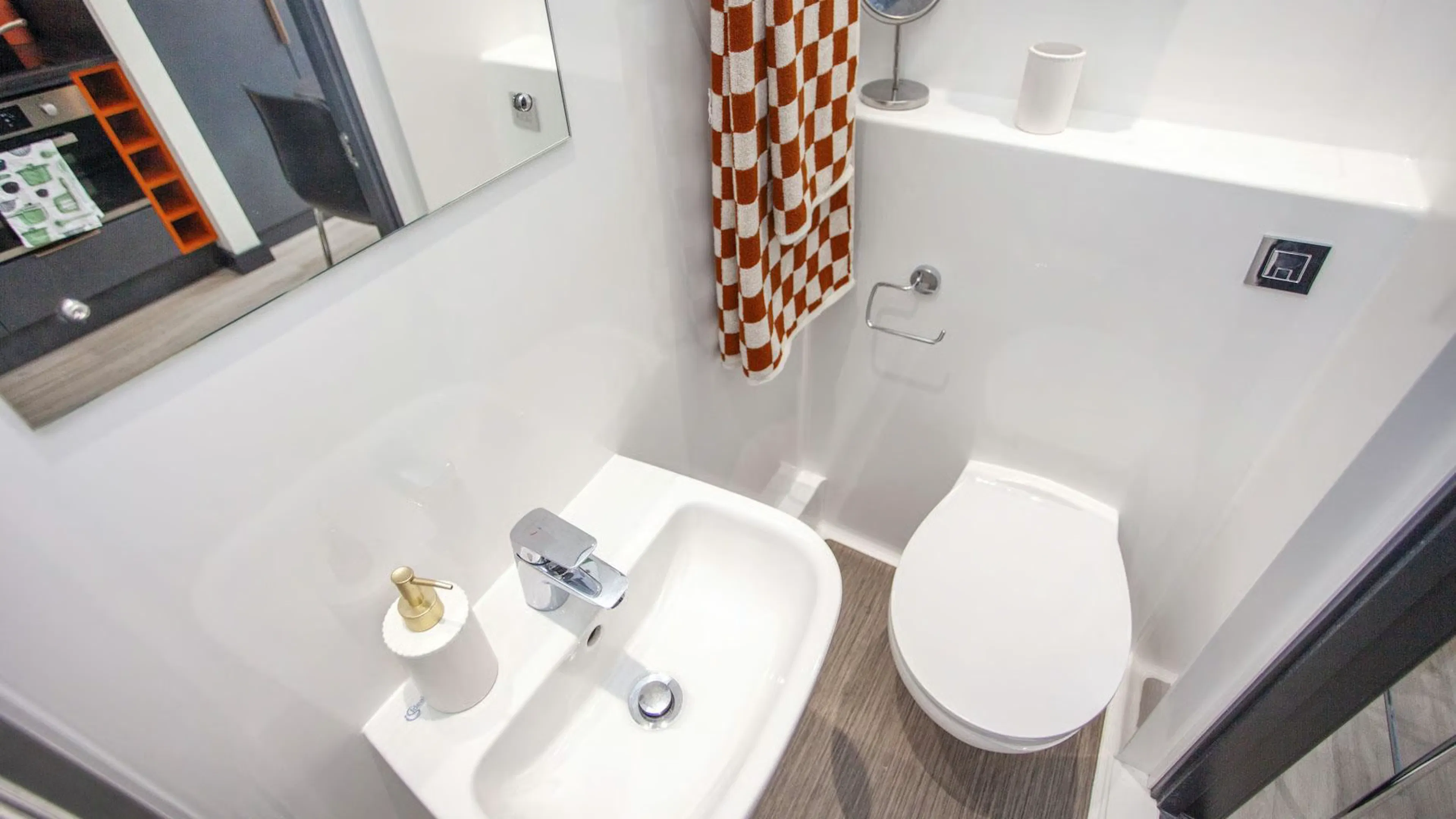 Club Studio BATHROOM 4