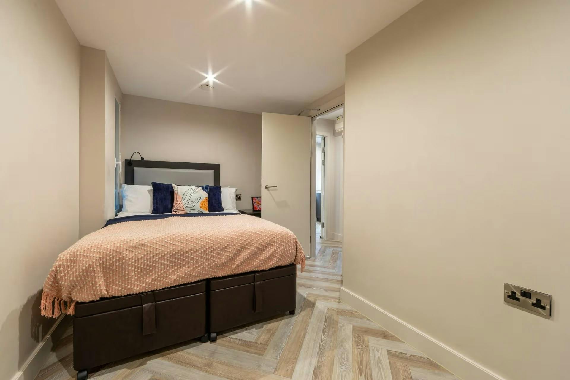 Gold 1 Bed Apartment