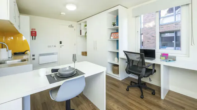 Superior Studio room image 2