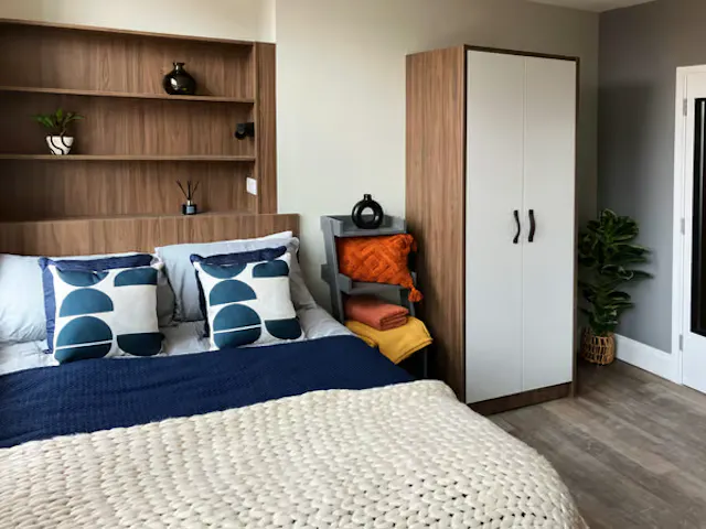 Platinum Studio  room image 2