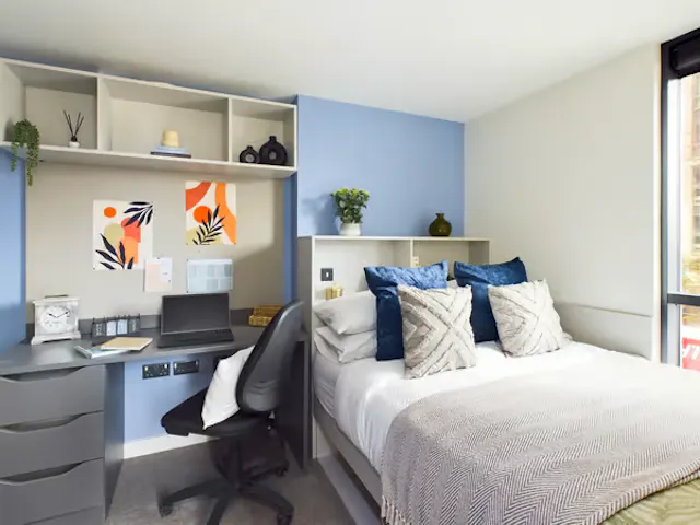 Corner Studio room image 2